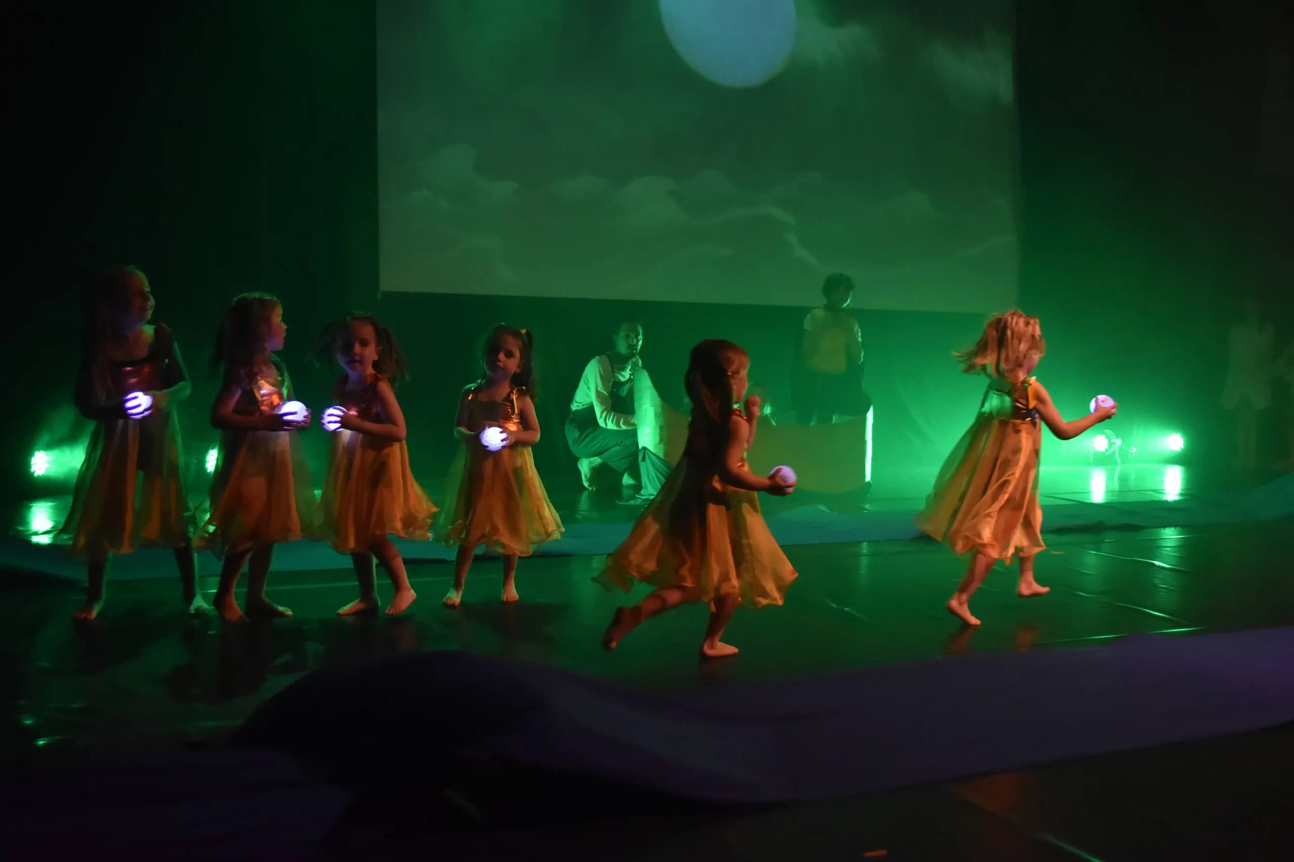 Spectacle de danse modern jazz 2024 — photo 35