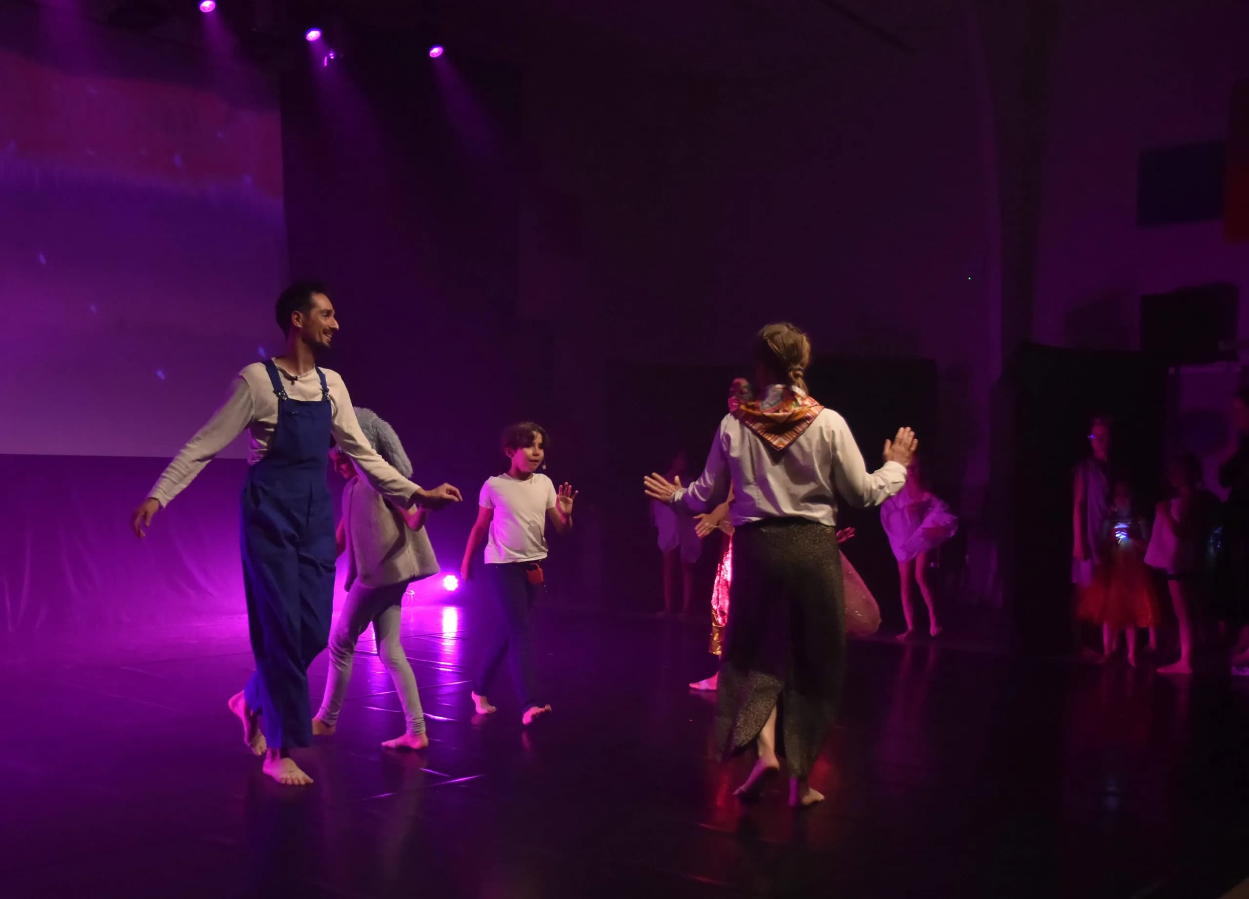 Spectacle de danse modern jazz 2024 — photo 40