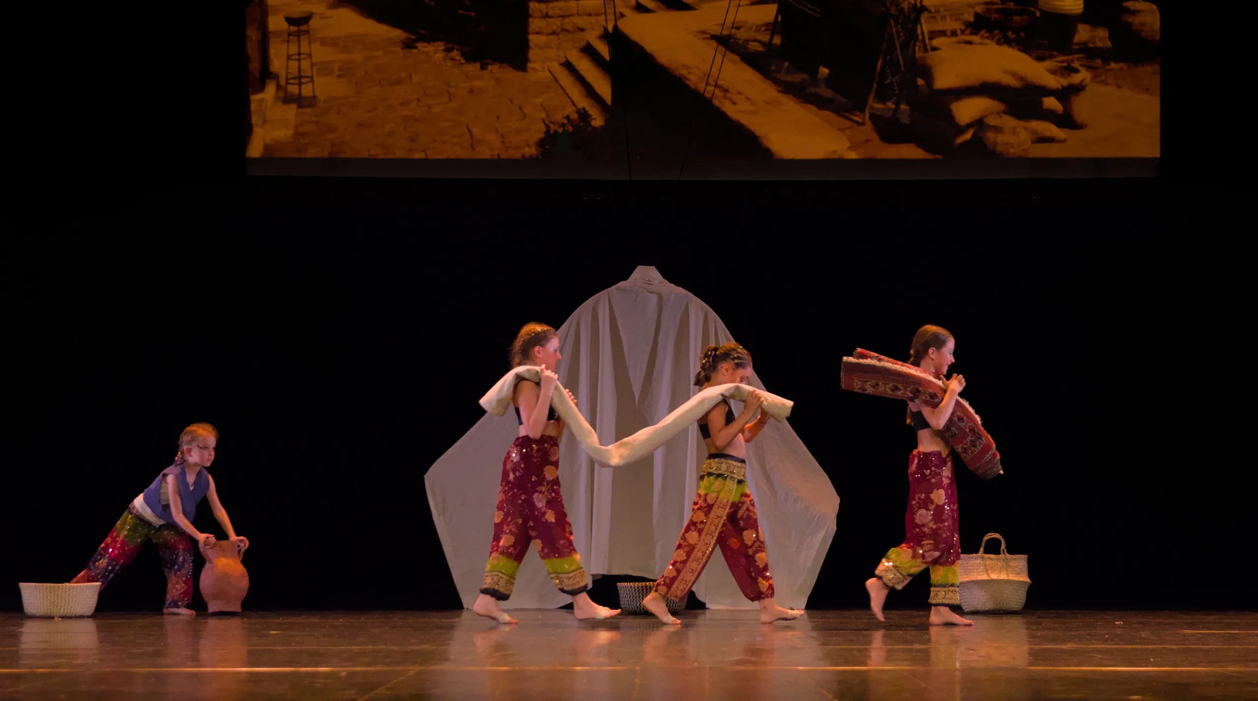 Spectacle de danse modern jazz 2025 — photo 1