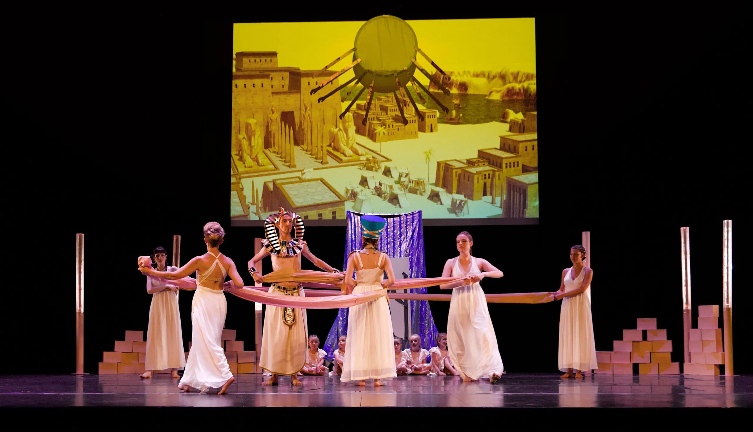 Spectacle de danse modern jazz 2025 — photo 17