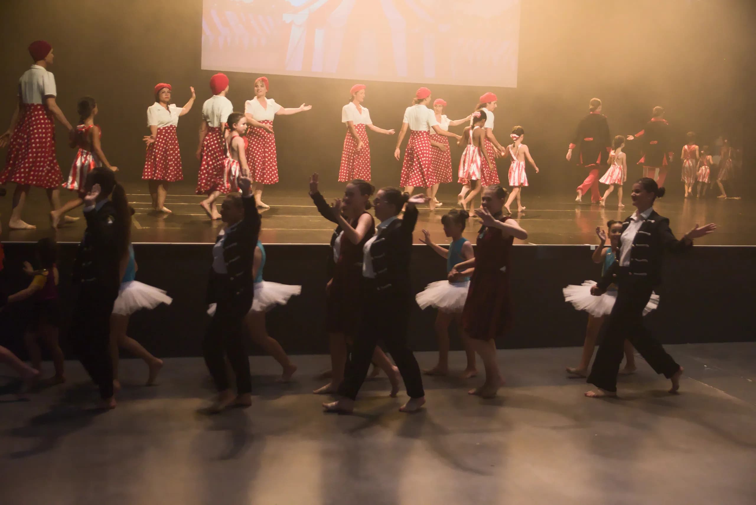 Spectacle de danse modern jazz 2026 — photo 8