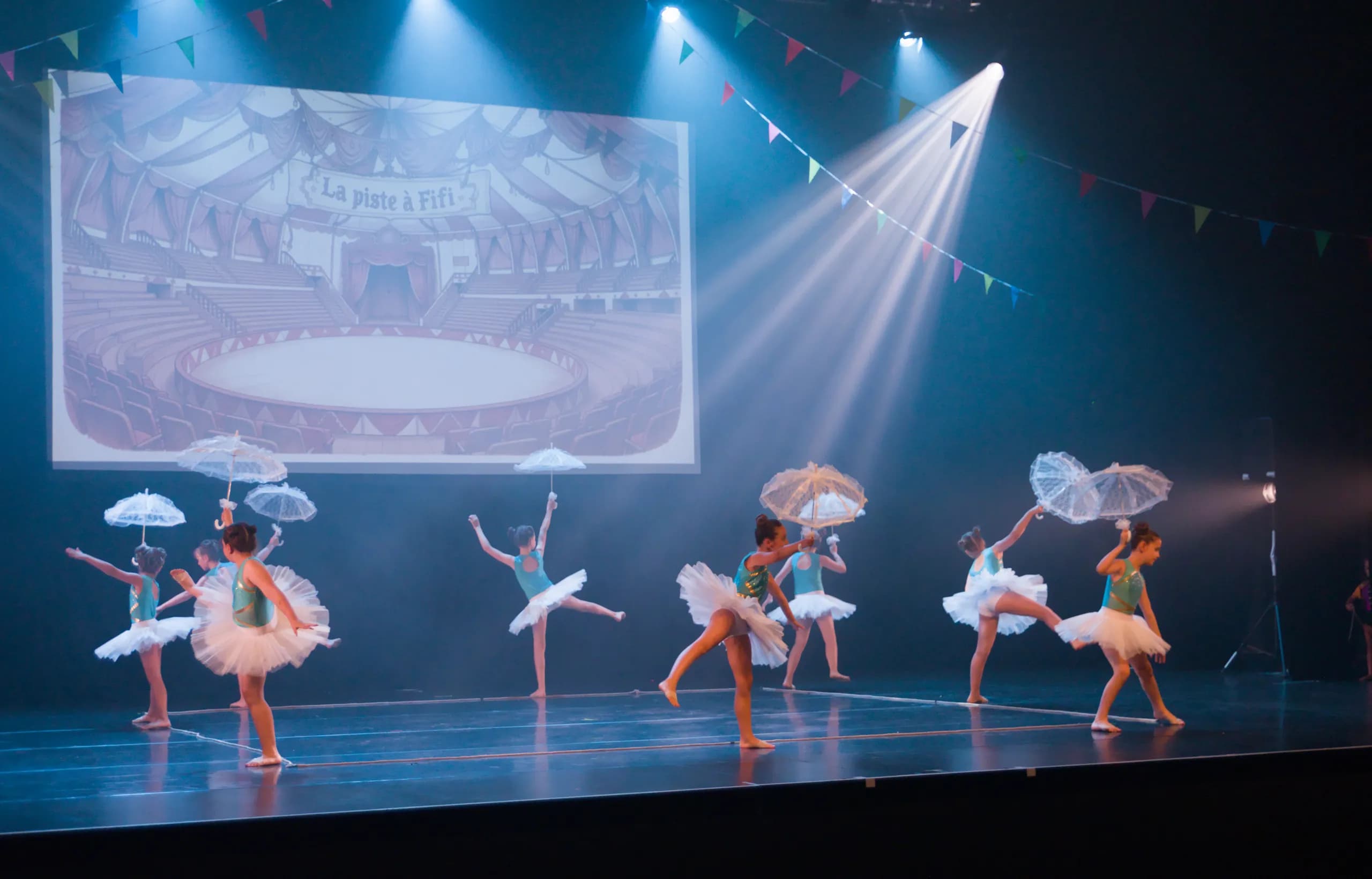 Spectacle de danse modern jazz 2026 — photo 10